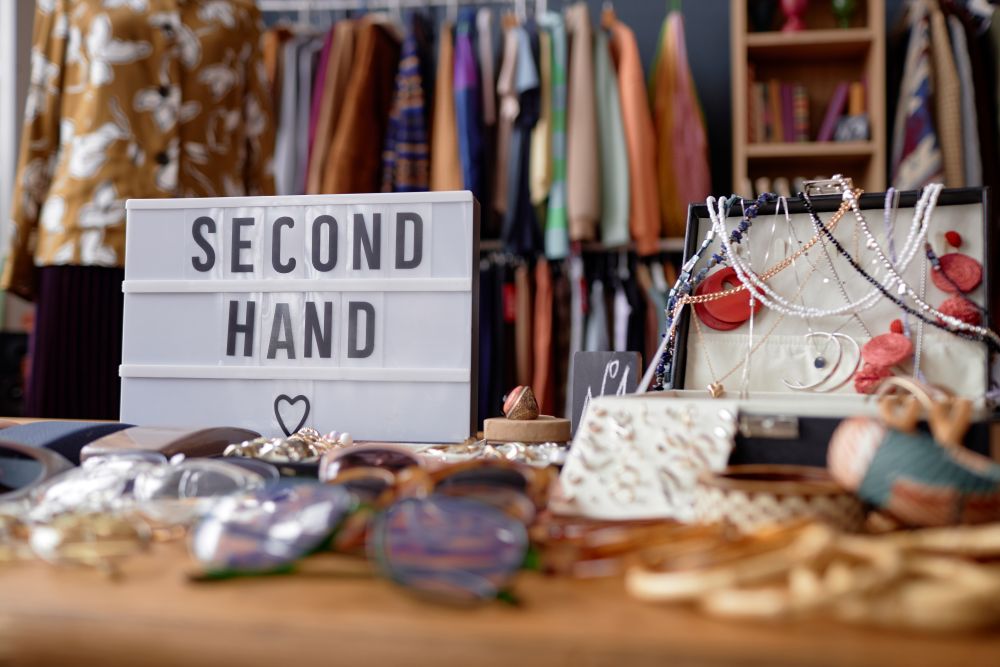 Auslage eines Second Hand Geschäftes