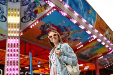 Besucherin einer Kirmes