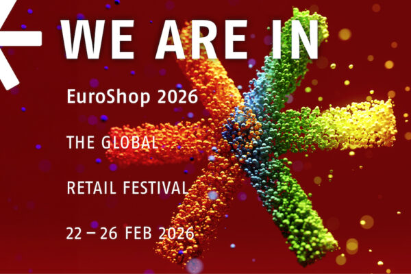 EuroShop 2026 Key Visual mit „WE ARE IN“ auf rotem Hintergrund; ETRON: Halle 05, Stand 5F24, 22.–26. Februar 2026.